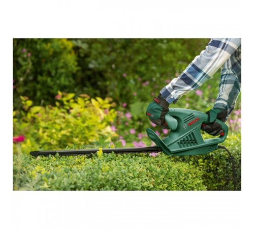 Кущоріз Bosch EasyHedgeCut 45 (0.600.847.A05) Кущоріз Bosch EasyHedgeCut 45 (0.600.847.A05)