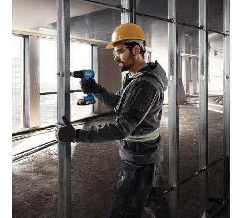 Шуруповерт Bosch GSR 185-LI, 2х2.0 Ah, ЗП GAL 18V-20, кейс (0.601.9K3.000) Шуруповерт Bosch GSR 185-LI, 2х2.0 Ah, ЗП GAL 18V-20, кейс (0.601.9K3.000)