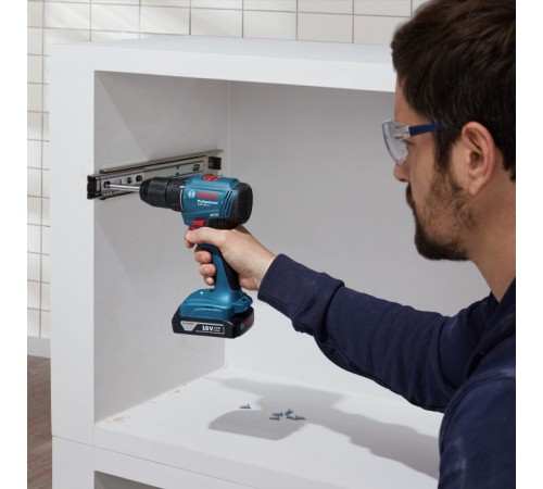 Шуруповерт Bosch GSR 185-LI, 2х2.0 Ah, ЗП GAL 18V-20, кейс (0.601.9K3.000) Шуруповерт Bosch GSR 185-LI, 2х2.0 Ah, ЗП GAL 18V-20, кейс (0.601.9K3.000)