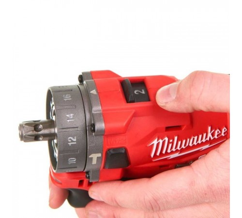 Шуруповерт Milwaukee M12 FPDXKIT-202X, 44Нм, 2x2Ач, 2 насадки, кейс (4933464138) Шуруповерт Milwaukee M12 FPDXKIT-202X, 44Нм, 2x2Ач, 2 насадки, кейс (4933464138)