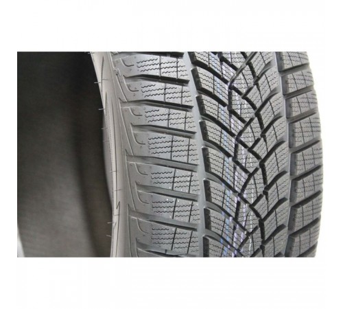 Шина Goodyear Ultra Grip Performance NA0 245/35R20 95V Gen-1 XL Шина Goodyear Ultra Grip Performance NA0 245/35R20 95V Gen-1 XL