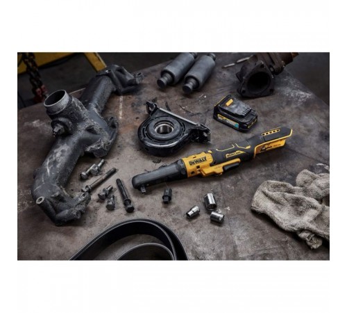 Гайковерт DeWALT кутовий, XR Li-Ion PowerStack 18 GFN, 1.7Ah, 102 Нм (DCF510E2G) Гайковерт DeWALT кутовий, XR Li-Ion PowerStack 18 GFN, 1.7Ah, 102 Нм (DCF510E2G)