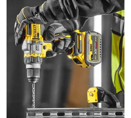Шуруповерт DeWALT XR Li-lon 18 В, 2 АКБ+ЗУ, кейс TSTAK (DCD999X1) Шуруповерт DeWALT XR Li-lon 18 В, 2 АКБ+ЗУ, кейс TSTAK (DCD999X1)