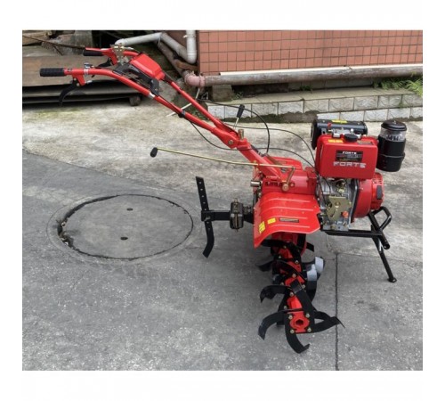 Культиватор Forte 1350-3, колеса 12", 9кс (113401) Культиватор Forte 1350-3, колеса 12", 9кс (113401)