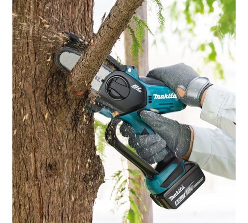 Ланцюгова пила Makita LXT, 18V, 100мм (без АКБ та ЗП) (DUC101Z) Ланцюгова пила Makita LXT, 18V, 100мм (без АКБ та ЗП) (DUC101Z)