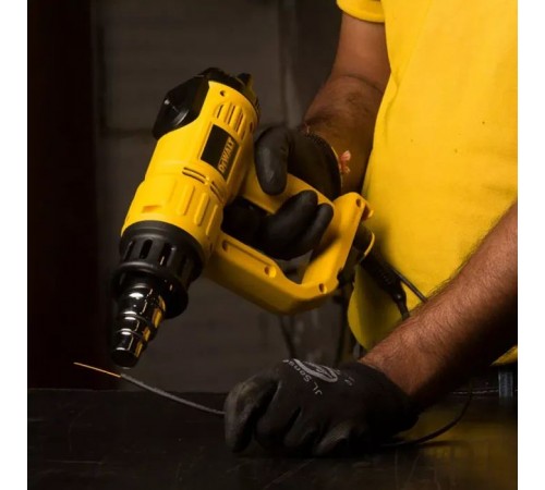Будівельний фен DeWALT 2000 Вт, 50 - 600 C, LCD (D26414) Будівельний фен DeWALT 2000 Вт, 50 - 600 C, LCD (D26414)
