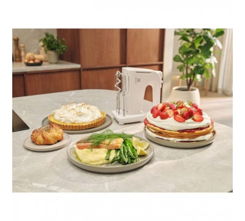 Миксер Electrolux EHM4W Миксер Electrolux EHM4W