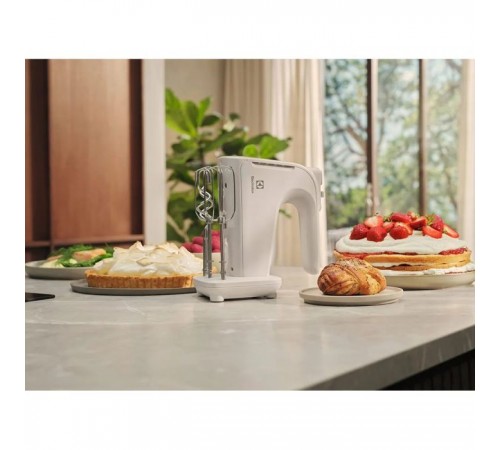 Миксер Electrolux EHM4W Миксер Electrolux EHM4W