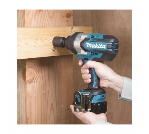 Гайковерт Makita DTW1002RTJ акумуляторний з ударом (DTW1002RTJ) Гайковерт Makita DTW1002RTJ акумуляторний з ударом (DTW1002RTJ)