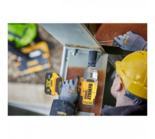 Гайковерт DeWALT 18 В XR Li-lon, 2*5Ah, кейс TSTAK (DCF900P2T) Гайковерт DeWALT 18 В XR Li-lon, 2*5Ah, кейс TSTAK (DCF900P2T)