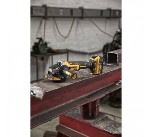 Шліфувальна машина DeWALT DCG405 18В XR Li-lon, 125 мм, 3x5Ah, кейс TSTAK (DCG405P3) Шліфувальна машина DeWALT DCG405 18В XR Li-lon, 125 мм, 3x5Ah, кейс TSTAK (DCG405P3)
