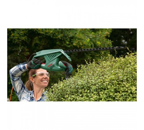 Кущоріз Bosch EasyHedgeCut 55 (0.600.847.C02) Кущоріз Bosch EasyHedgeCut 55 (0.600.847.C02)