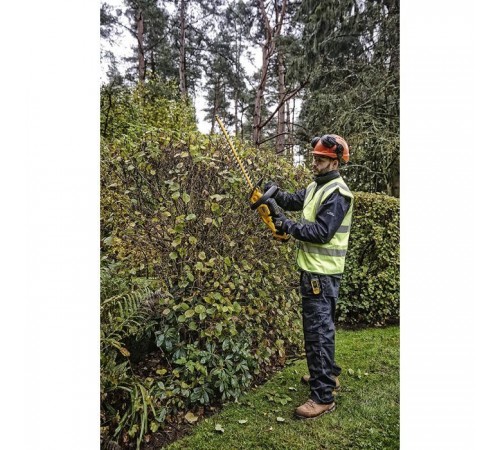 Кусторез DeWALT 18 В, 5Ah, длина ножа 55 см, диаметр веток 25 мм (DCMHT563P1) Кусторез DeWALT 18 В, 5Ah, длина ножа 55 см, диаметр веток 25 мм (DCMHT563P1)