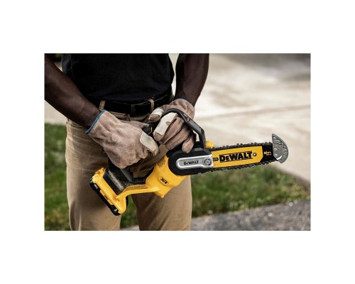 Цепная пила DeWALT мини, 18 В XR Li-lon, бесщеточная, шина 20 см (без АКБ и ЗУ) (DCMPS520N)