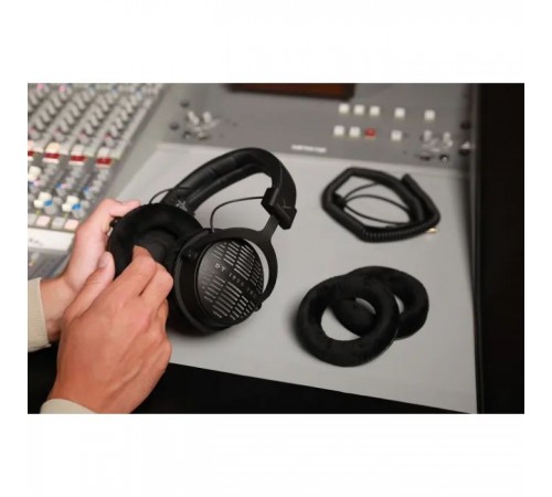 Наушники Beyerdynamic DT 1990 Pro MK II Black (531070) Наушники Beyerdynamic DT 1990 Pro MK II Black (531070)