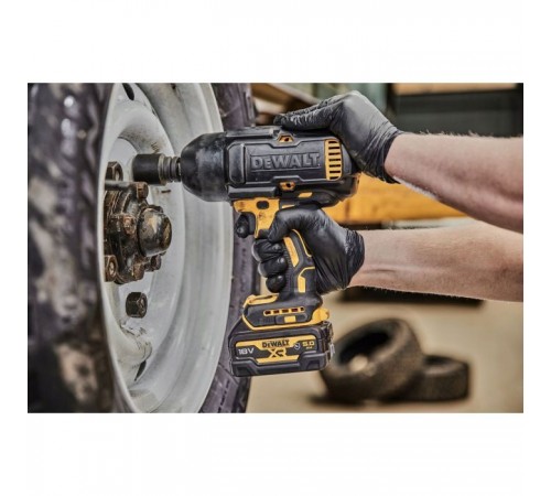 Гайковерт DeWALT 18 В XR Li-lon 2x5Ah, 1396 Нм (DCF900P2G) Гайковерт DeWALT 18 В XR Li-lon 2x5Ah, 1396 Нм (DCF900P2G)