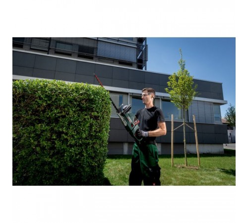 Кусторез Metabo HS 18 LTX BL 75 18В, 75см (без АКБ и ЗУ) (601724850) Кусторез Metabo HS 18 LTX BL 75 18В, 75см (без АКБ и ЗУ) (601724850)