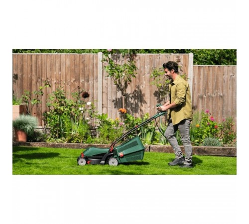 Газонокосарка Bosch UniversalRotak 37-555 1400Вт, 37см, 40л, 27-50мм, 15.5кг (0.600.8A6.501) Газонокосарка Bosch UniversalRotak 37-555 1400Вт, 37см, 40л, 27-50мм, 15.5кг (0.600.8A6.501)