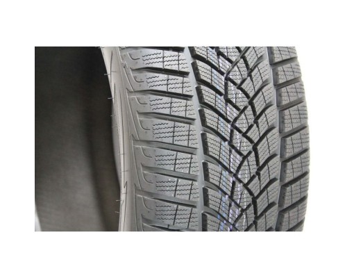 Шина Goodyear Ultra Grip Performance NA0 245/35R20 95V Gen-1 XL Шина Goodyear Ultra Grip Performance NA0 245/35R20 95V Gen-1 XL